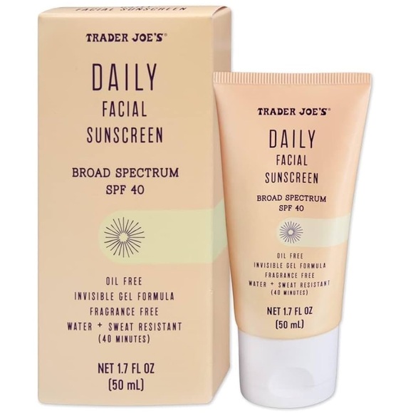 Trader Joe’s Daily Facial Sunscreen Broad Spectrum SPF-40 - Picture 1 of 5